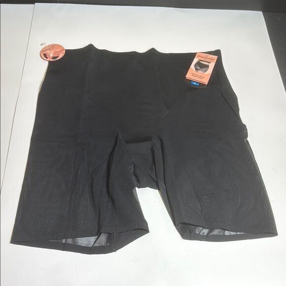 Shapermint Essentials Black Empower Mesh Shaper Short - Picture 3 of 10